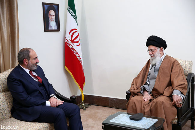 Ayatollah Khamenei receives Armenian Prime Minister and his entourage