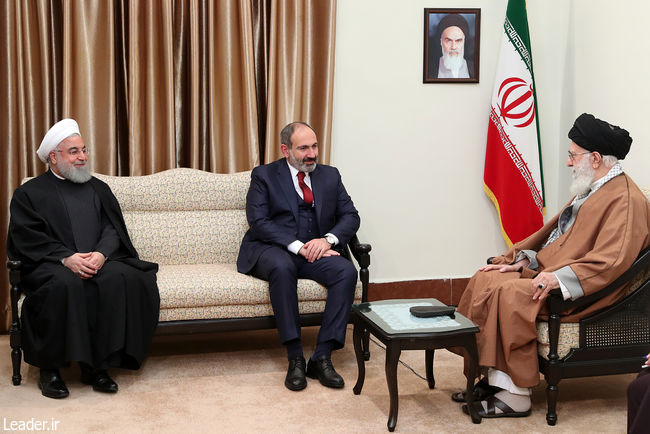 Ayatollah Khamenei receives Armenian Prime Minister and his entourage