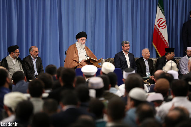 Ayatollah Khamenei meets with participants in the 36th Intel. Quran Competitions