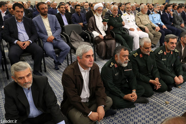 Ayatollah Khamenei receives heads of power branches and govt. officials