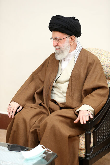 قائد الثورة الإسلامية المعظم في لقائه رئيس الوزراء العراقي