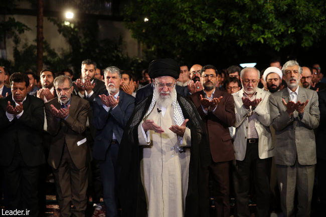 Ayatollah Khamenei meets with poets and professors of Persian language
