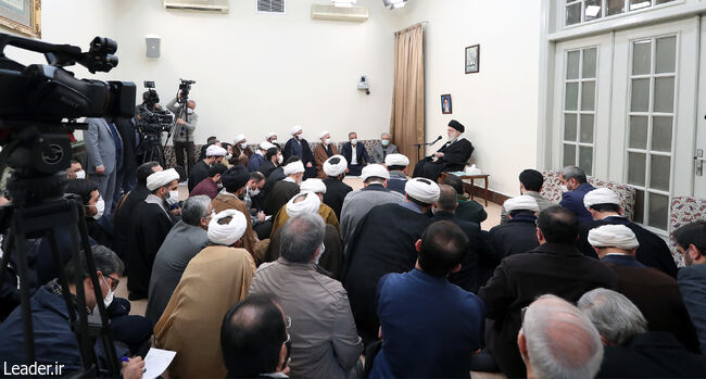 The Leader of the Revolution in a meeting with a number of officials of the Islamic Missiology Organization