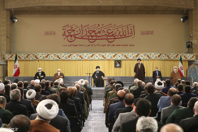 The Leader of the Revolution in a meeting with officials, ambassadors of Islamic countries and participants in Qur'an competitions