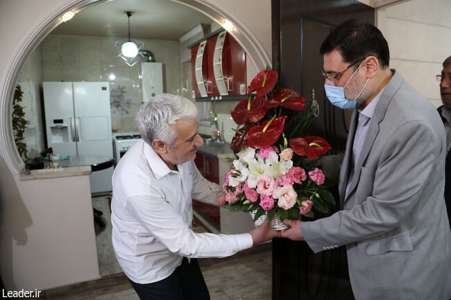 The representatives of the Leader of the Islamic Revolution are sent to pay homage to those maimed during and after the Revolution