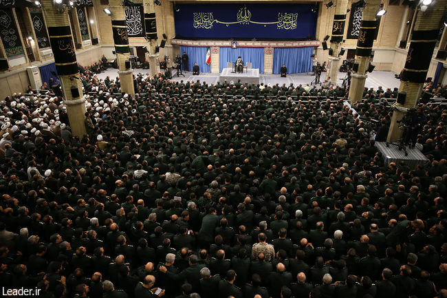 Rencontre du Guide Suprême avec des milliers de commandants de CGRI