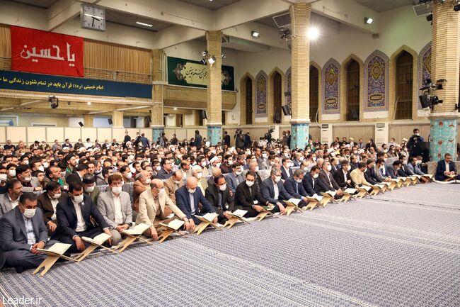 İnqilabın Rəhbəri Ramazan ayının birinci günü “Quranla Ünsiyyət” məclisində iştirak etdi