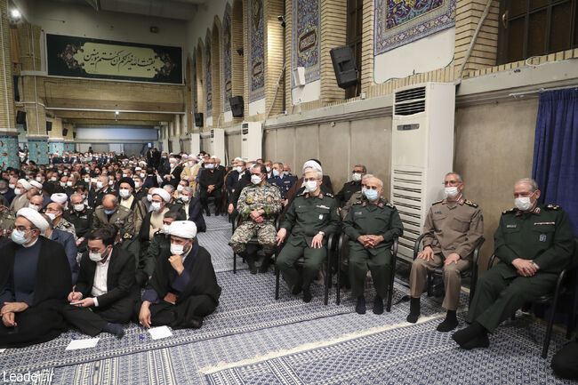 انتخاب شعار اقتصادی به معنای بیاعتنایی به مسائل اجتماعی و فرهنگی نیست