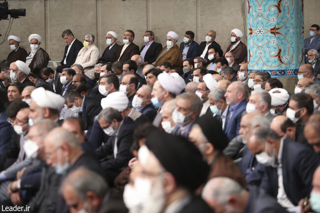 انتخاب شعار اقتصادی به معنای بیاعتنایی به مسائل اجتماعی و فرهنگی نیست