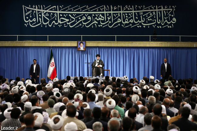 قائد الثورة الإسلامية المعظم يستقبل المسؤولين والمعنيين بشؤون الحج