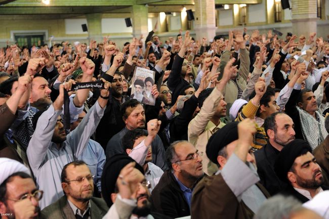دیدار هزاران نفر از مردم مؤمن و انقلابی آذربایجان شرقی