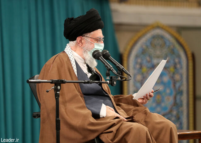 The Supreme Leader of the Islamic Revolution in a meeting with a group of students and representatives of student organizations