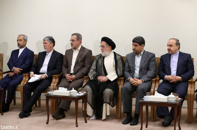 Ayatollah Khamenei receives the president and members of the 12th administration.