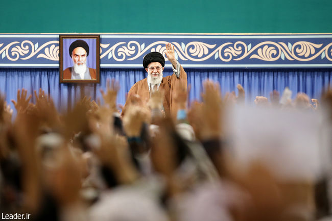 قائد الثورة الاسلامية المعظم يستقبل الآلاف من التعبويين