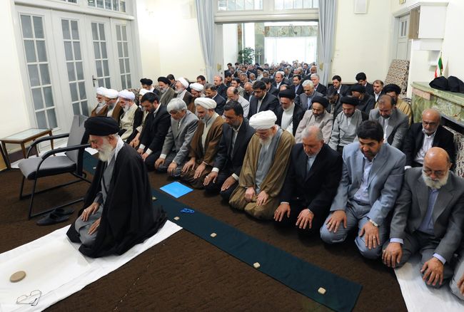 دیدار جمعی از مسئولان اجرائی کشور و شخصیتهای علمی و سیاسی