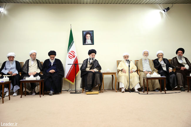 Ayatollah Khamenei meets with the members of the Assembly of Experts.