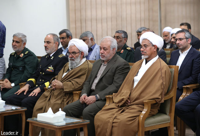 Discours du Leader aux membres du Comité Commémoratif des martyrs de Hormozgân