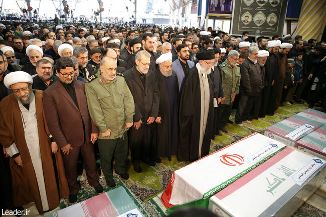Церемония похорон в Тегеранском университете