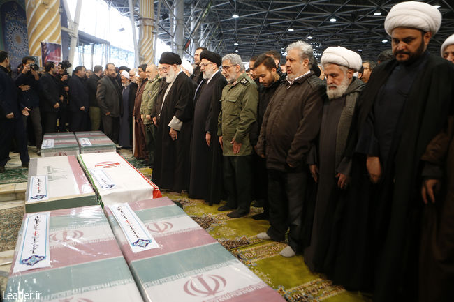 Церемония похорон в Тегеранском университете