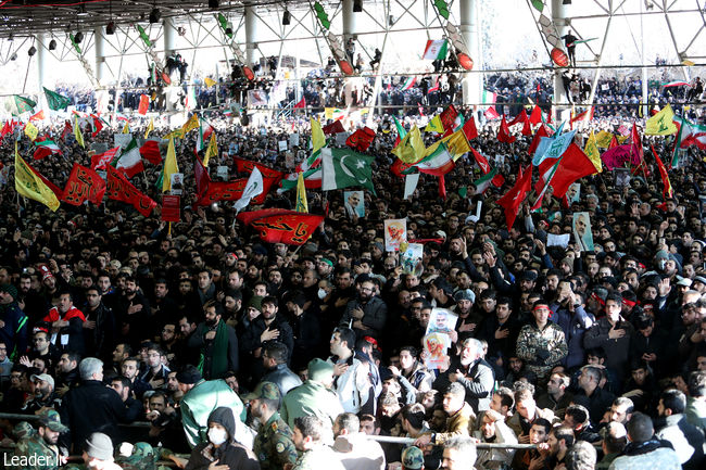 رہبر معظم نے شہید سلیمانی اور شہیدساتھیوں کے پیکروں پرنماز ادا کی