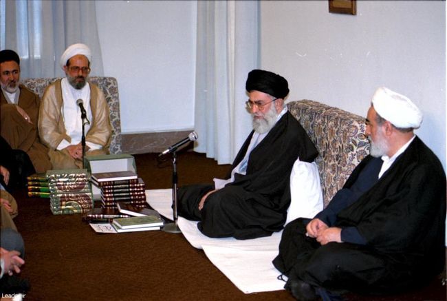 ديدار دست‌اندركاران‌ مؤسسه‌ فرهنگي‌ دارالحديث‌ با معظم له