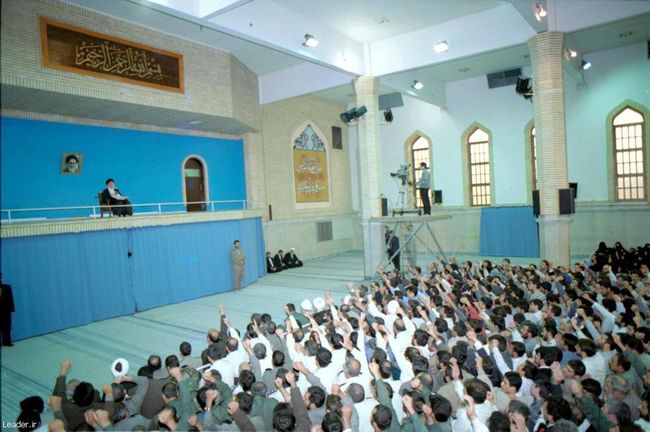 ديدار هزاران‌ نفر از دانشجويان‌، دانش‌آموزان‌، پاسداران و جانبازان‌ به مناسبت 13 آبان 
