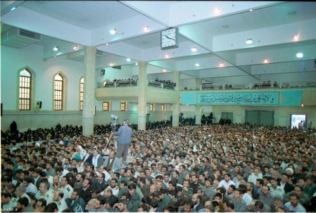 ديدار هزاران‌ نفر از دانشجويان‌، دانش‌آموزان‌، پاسداران و جانبازان‌ به مناسبت 13 آبان 