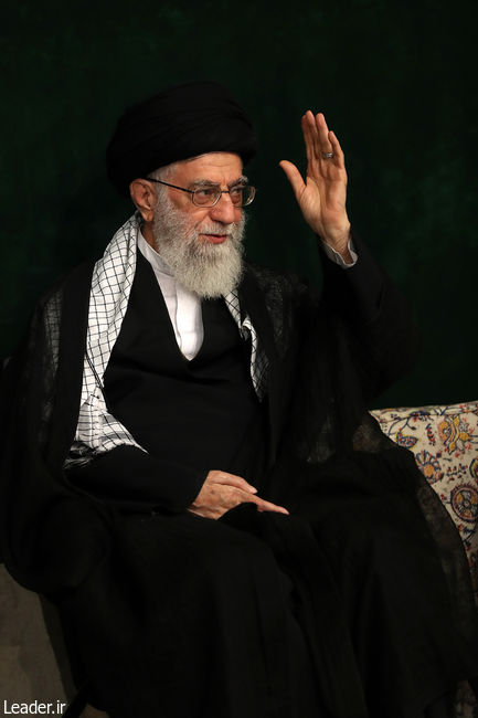 إقامة مراسم عزاء ليلة عاشوراء الإمام الحسين(ع) بحضور قائد الثورة الإسلامية المعظم