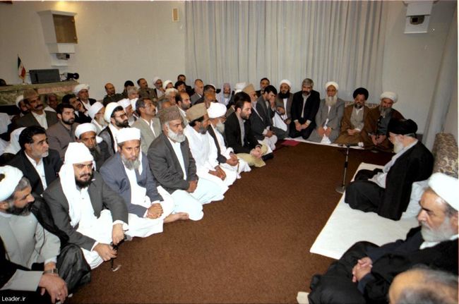 ديدار جمعي‌ از علماي‌ اهل‌ تشيع‌ و تسنن و مسؤولان‌ استان‌ سيستان‌ و بلوچستان‌ 
