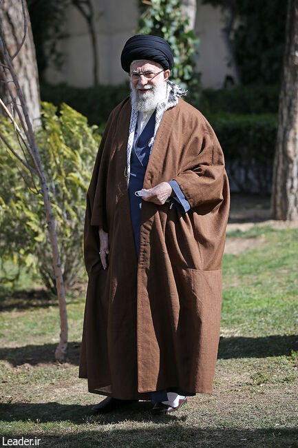 The Leader of the Islamic Revolution planted two fruit seedlings on the tree plantation day