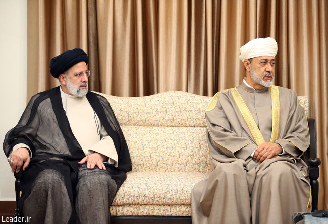 The Leader of the Islamic Revolution in Meeting with Sultan of Oman