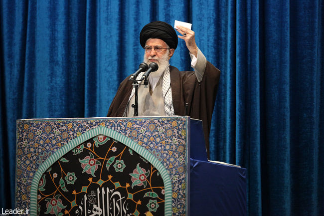 Prière de vendredi de Téhéran, dirigée par l'Ayatollah Khamenei