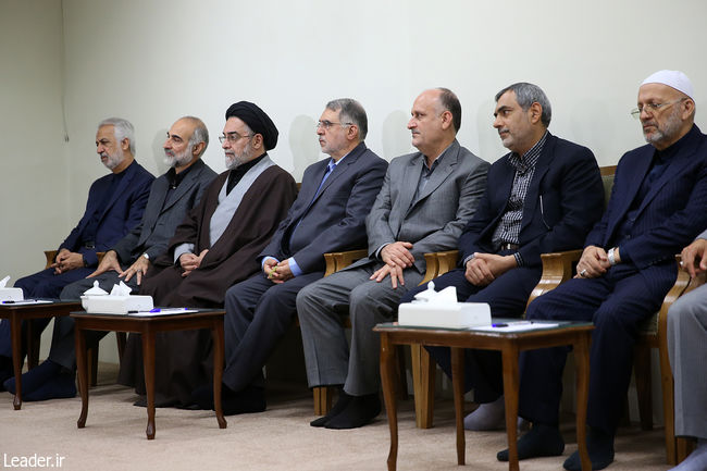 Ayatollah Khamenei receives Iranian Hajj officials in Tehran.