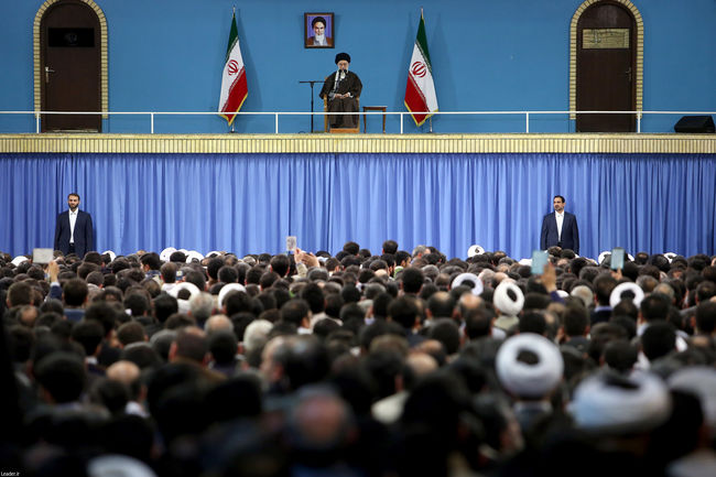 Ayatollah Khamenei addresses thousands of people from the East Azarbaijan Province