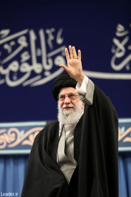 Ayatollah Khamenei meets with thousands of people from all walks of life