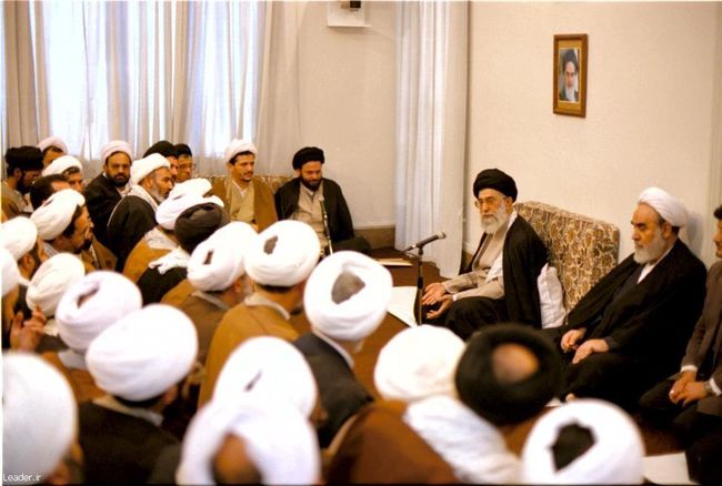 ديدار نمايندگان‌ مجمع‌ طلاب‌ و فضلاي‌ حوزه‌ علميه‌ قم 