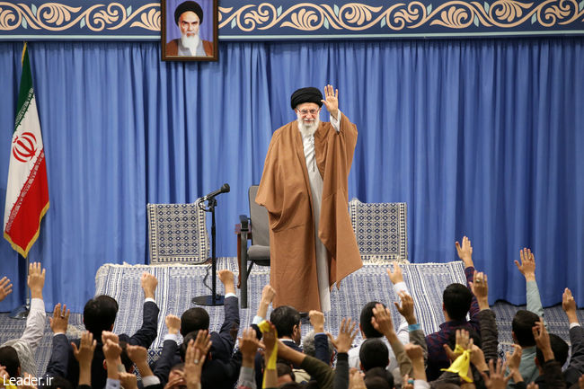 مذاکره با آمریکا هیچ نتیجهای ندارد چون قطعا هیچ امتیازی نمیدهند 4 65313 991