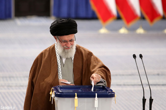 رهبر معظم انقلاب اسلامی در اولین دقایق آغاز رأیگیری: ۰۲ / اسفند / ۱۳۹۸