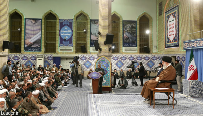 قائد الثورة الإسلامية المعظم يستقبل حشداً من قوات التعبئة في أرجاء البلاد