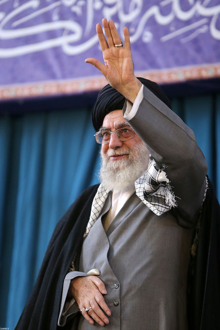 Ayatollah Khamenei addresses a large crowd of pilgrims in Mashhad.