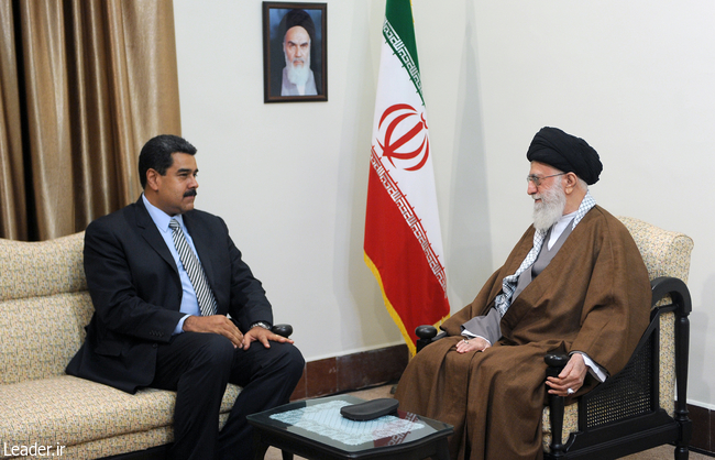 Ayatollah Khamenei receives Venezuelan President Nicolás Maduro.