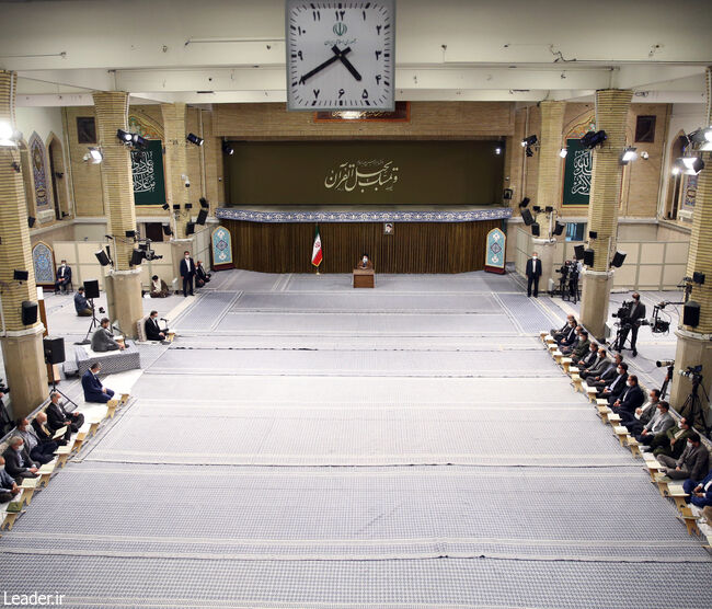 İslam İnkılabı Rehberi Ayetullah Hamanei'nin Kuran'la ünsiyet  oturumunda beyanatı