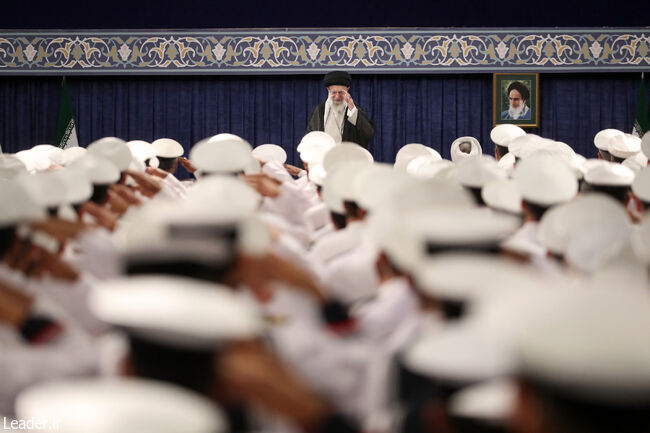 İslam İnkılabı Lideri'nin 86. filo komutanları, çalışanları ve ailelerini kabul etmesi