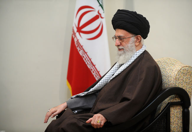 قائد الثورة الإسلامية المعظم يستقبل السيد 