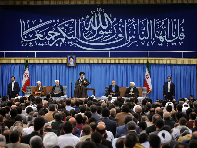 رہبر انقلاب اسلامی سے عید مبعث کے موقع پر حکومتی عہدیداروں، اسلامی ممالک کے سفیروں اور شہداء کے اہل خانہ کی ملاقات