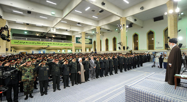 رہبر انقلاب اسلامی سے پولیس کے اعلی افسران اور اہلکاروں کی ملاقات