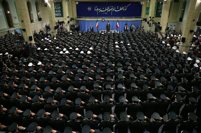 رہبر انقلاب اسلامی سے پولیس کے اعلی افسران اور اہلکاروں کی ملاقات