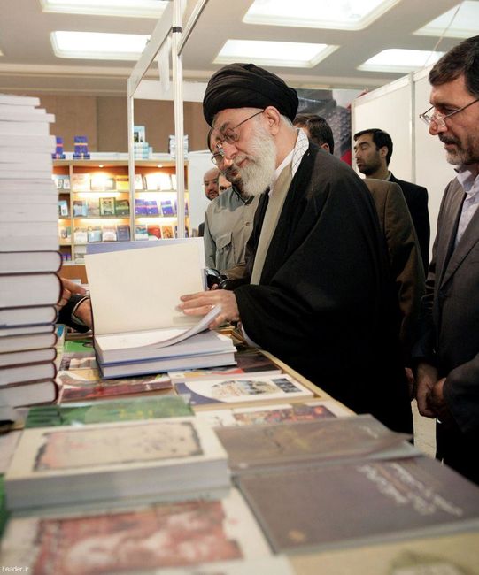 بازدید از بیستمین نمایشگاه بین المللی کتاب تهران