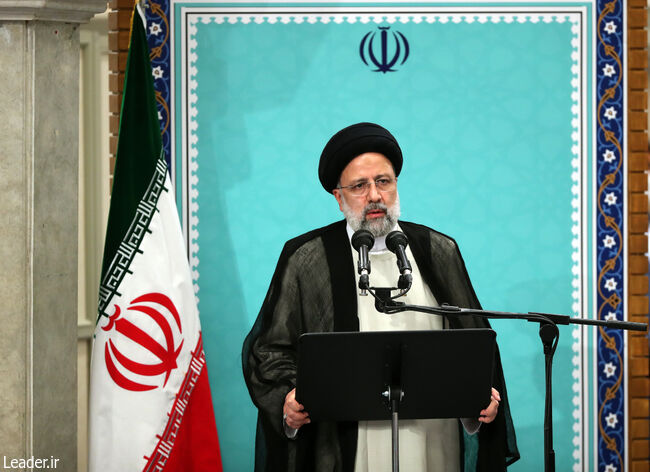 Imam Khamenei Bertemu dengan Presiden dan Pejabat Pemerintahan
