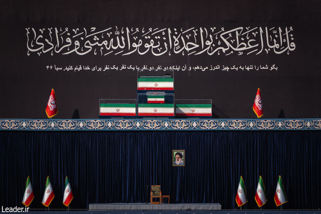 وداع با پیکر مطهر امام شهید امت در مصلای امام خمینی(ره)